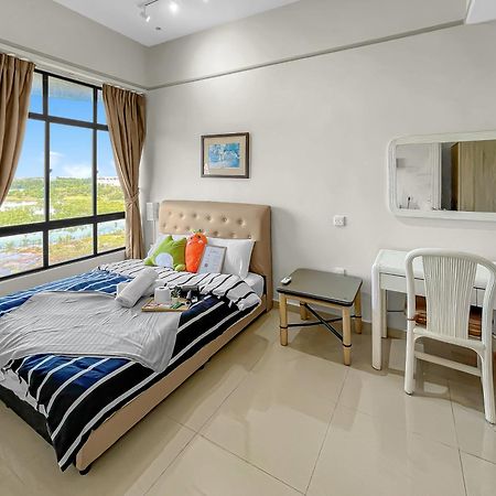 1 Bedroom Apartment, Melaka Cbd Town Center- Hosted By Private Locals Resident, Balcony With City Skyline View Or Seaview, Opposite Malls, Tv Box, 5 Minutes To Jonker Street, ملقا المظهر الخارجي الصورة