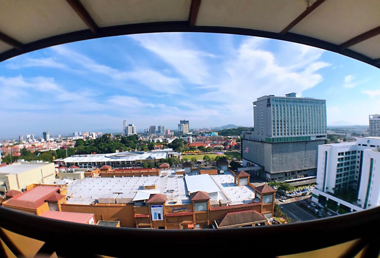 1 Bedroom Apartment, Melaka Cbd Town Center- Hosted By Private Locals Resident, Balcony With City Skyline View Or Seaview, Opposite Malls, Tv Box, 5 Minutes To Jonker Street, ملقا المظهر الخارجي الصورة