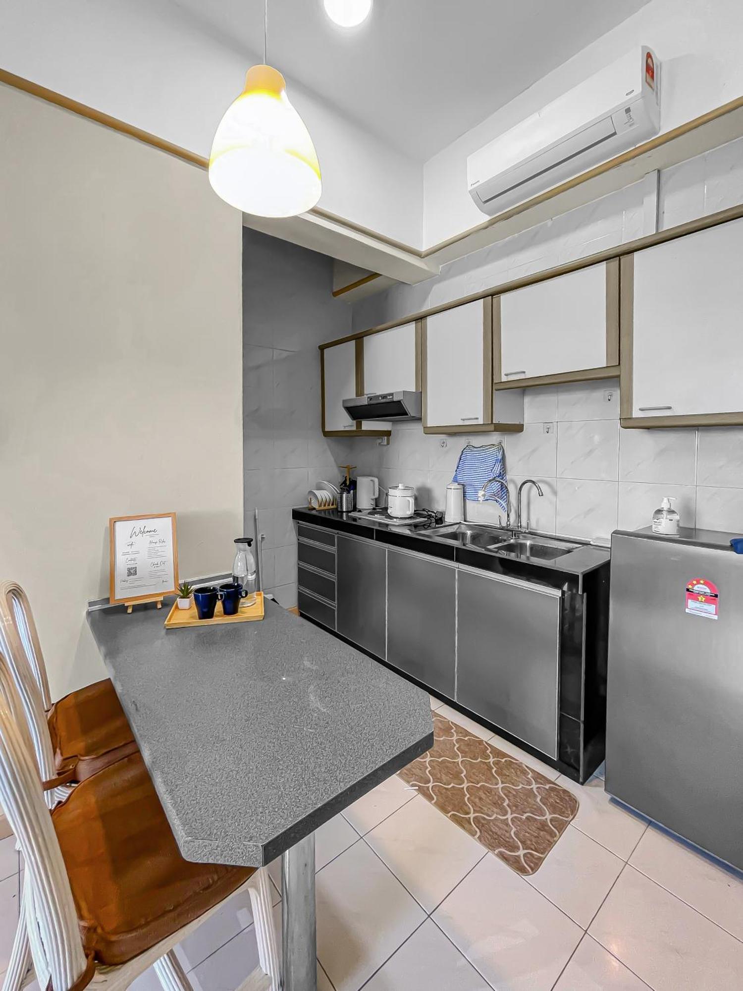 1 Bedroom Apartment, Melaka Cbd Town Center- Hosted By Private Locals Resident, Balcony With City Skyline View Or Seaview, Opposite Malls, Tv Box, 5 Minutes To Jonker Street, ملقا المظهر الخارجي الصورة