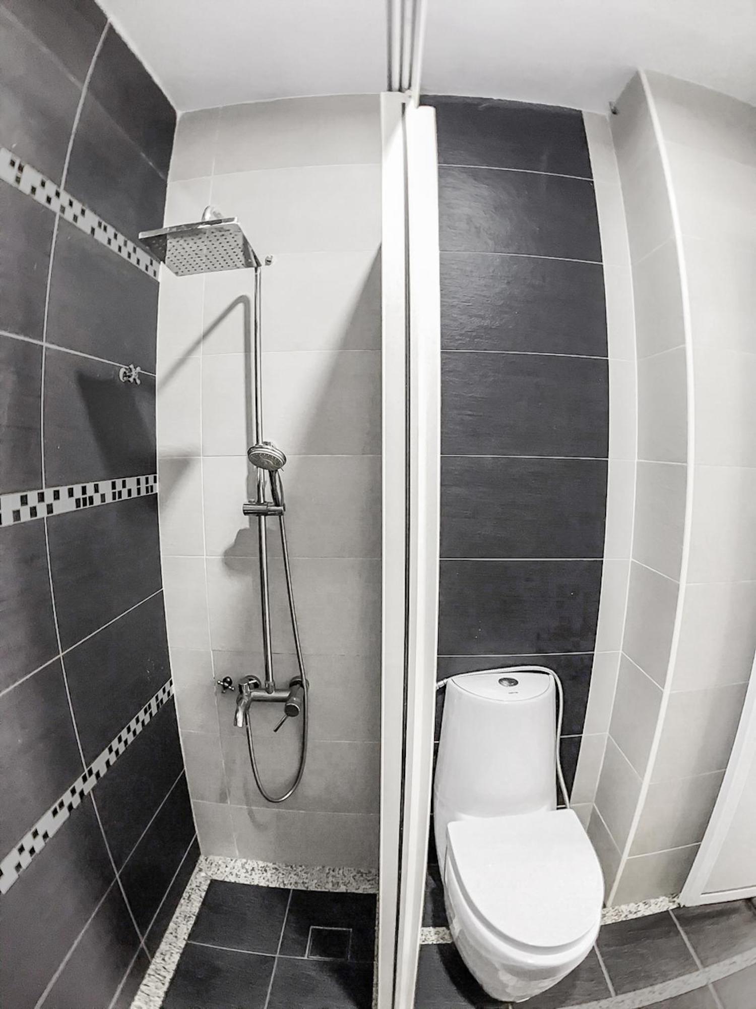 1 Bedroom Apartment, Melaka Cbd Town Center- Hosted By Private Locals Resident, Balcony With City Skyline View Or Seaview, Opposite Malls, Tv Box, 5 Minutes To Jonker Street, ملقا المظهر الخارجي الصورة
